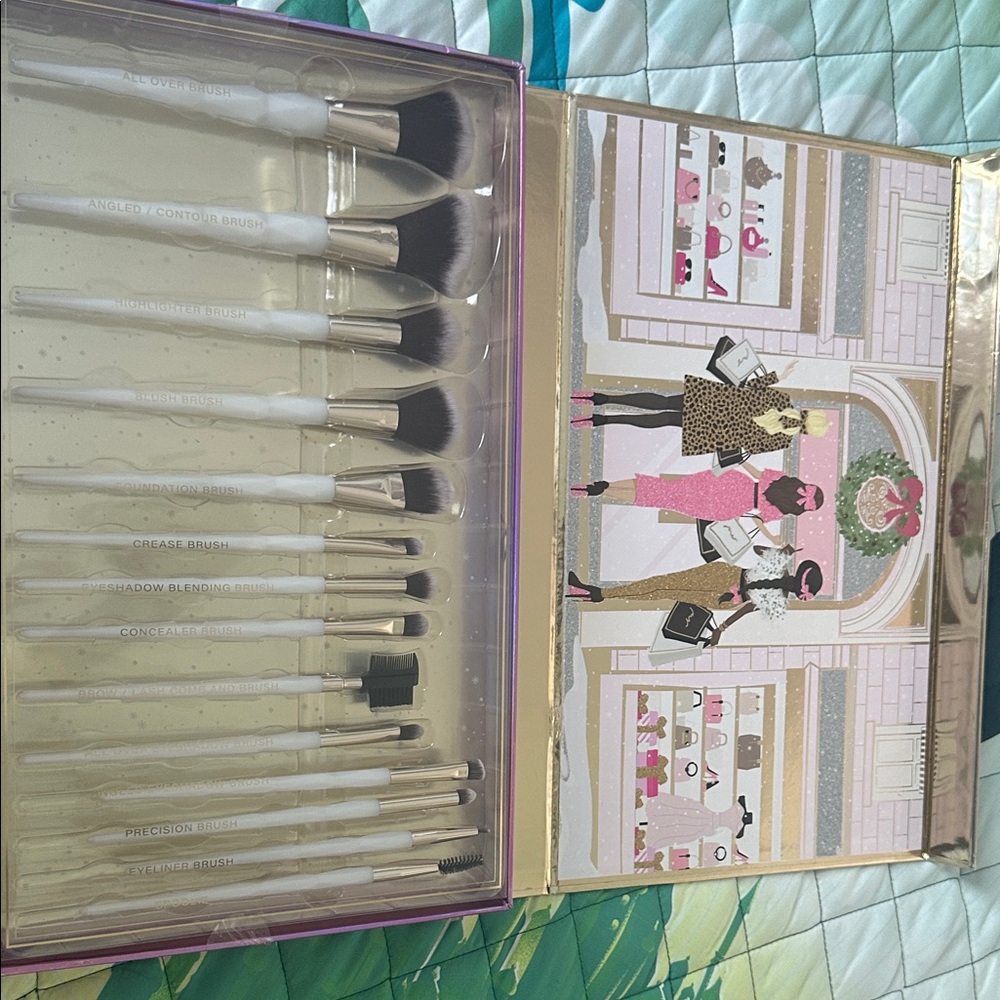 New White Makeup Brush Set with Illustrated Case